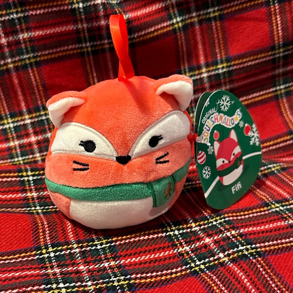 NWT - Fifi Squishmallow 4”